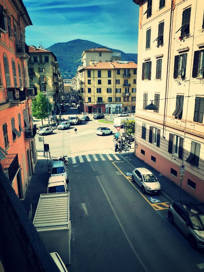 La Maison Des Caprices_ La Spezia _Stazione_5Terre Luaran gambar