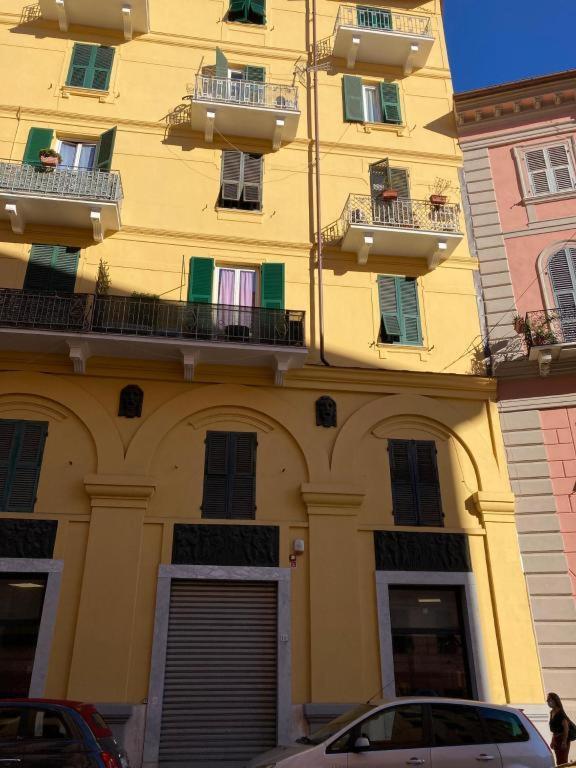 La Maison Des Caprices_ La Spezia _Stazione_5Terre Luaran gambar
